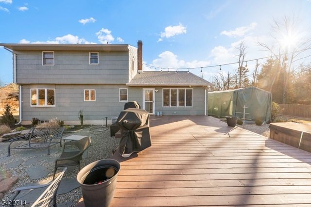 9 Tara Dr, Hillsborough Twp., NJ 08844