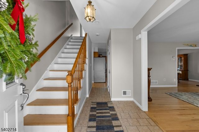 9 Tara Dr, Hillsborough Twp., NJ 08844