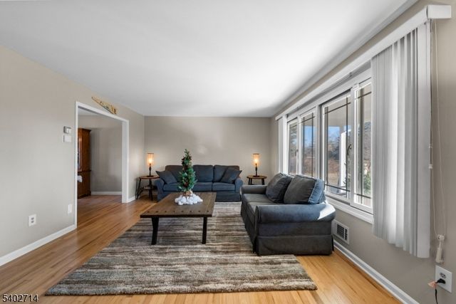 9 Tara Dr, Hillsborough Twp., NJ 08844