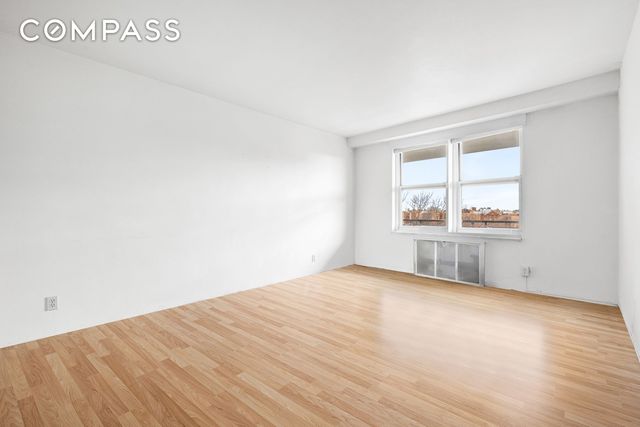 3550 85th St Apt 9J, New York City, NY 11372