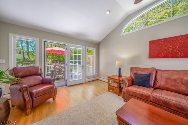 42 Chilton St, Bernardsville Boro, NJ 07924