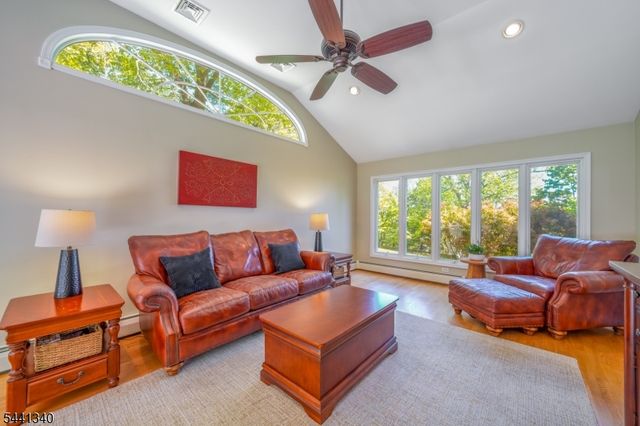 42 Chilton St, Bernardsville Boro, NJ 07924