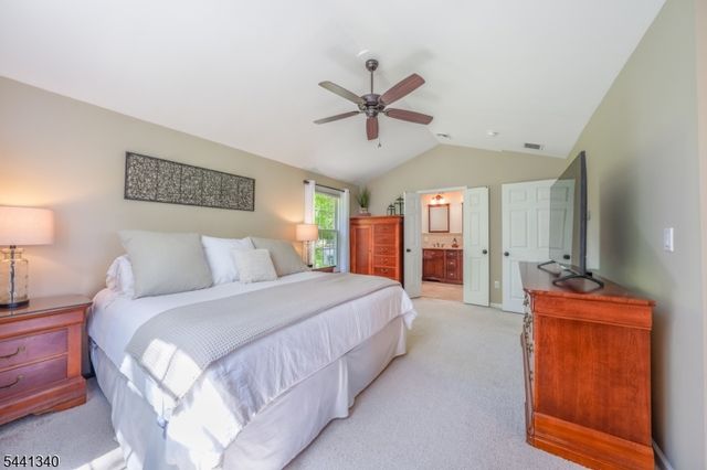 42 Chilton St, Bernardsville Boro, NJ 07924