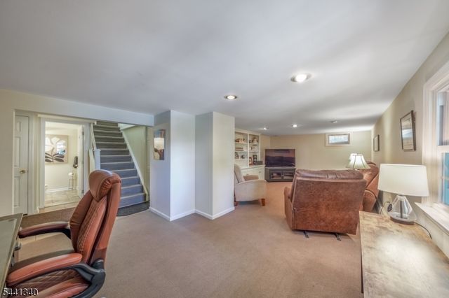42 Chilton St, Bernardsville Boro, NJ 07924
