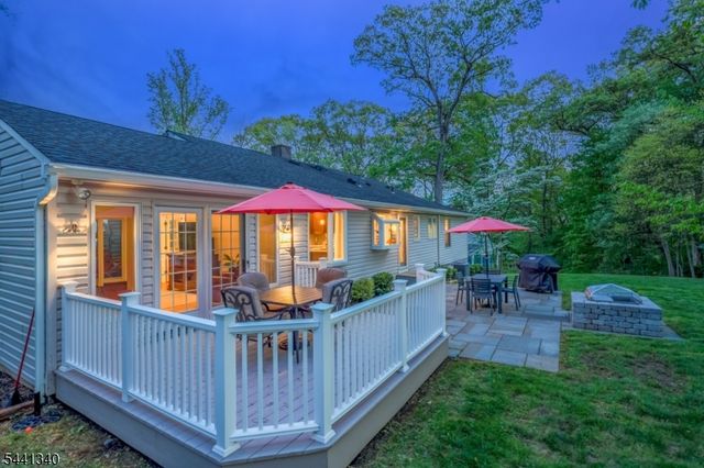 42 Chilton St, Bernardsville Boro, NJ 07924