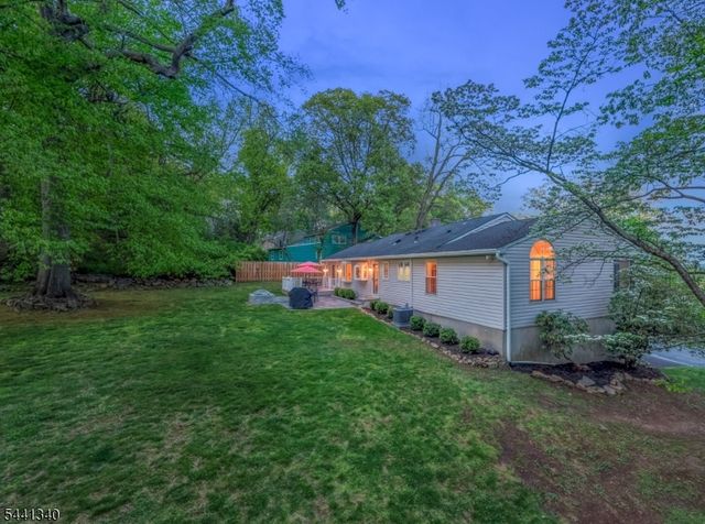 42 Chilton St, Bernardsville Boro, NJ 07924