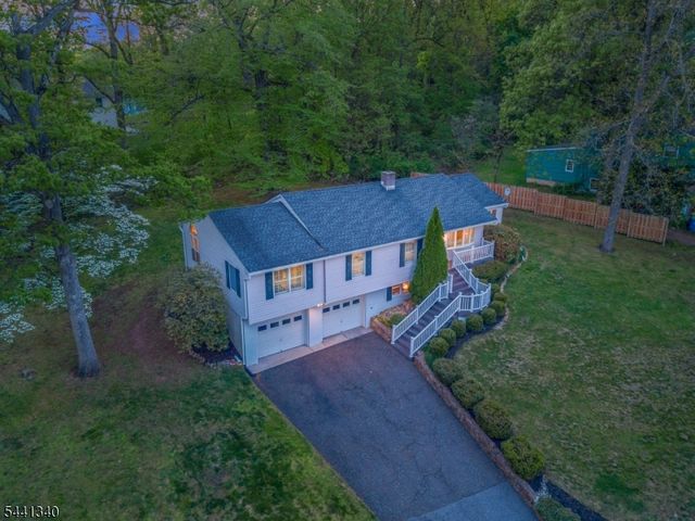 42 Chilton St, Bernardsville Boro, NJ 07924