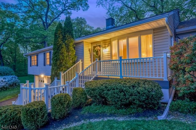 42 Chilton St, Bernardsville Boro, NJ 07924
