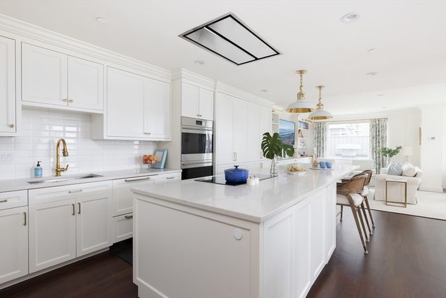 1 Huntington Ave 1204, Boston, MA 02116