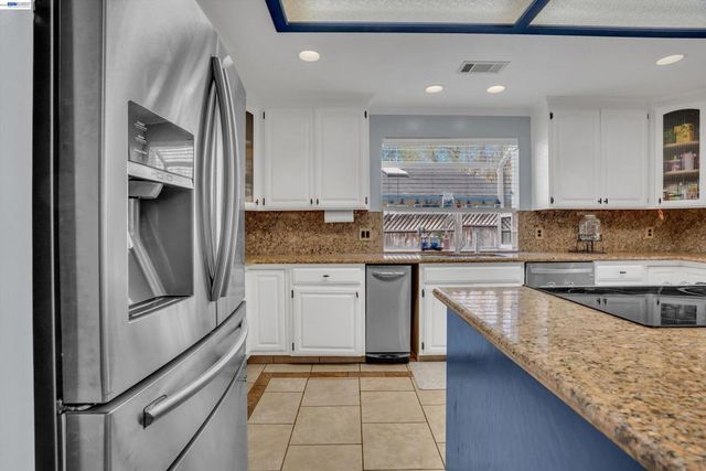 31262 San Andreas Dr, Union City, CA 94587