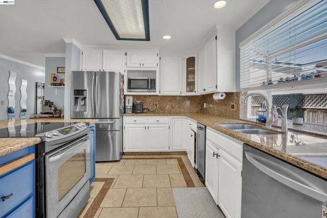 31262 San Andreas Dr, Union City, CA 94587