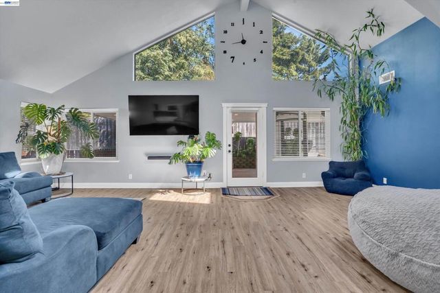 31262 San Andreas Dr, Union City, CA 94587