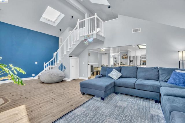 31262 San Andreas Dr, Union City, CA 94587