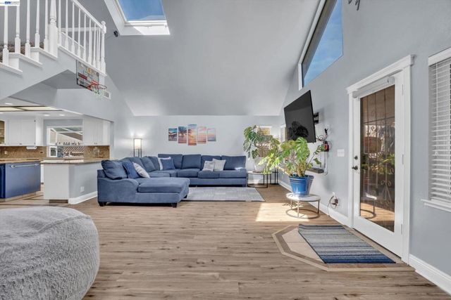 31262 San Andreas Dr, Union City, CA 94587