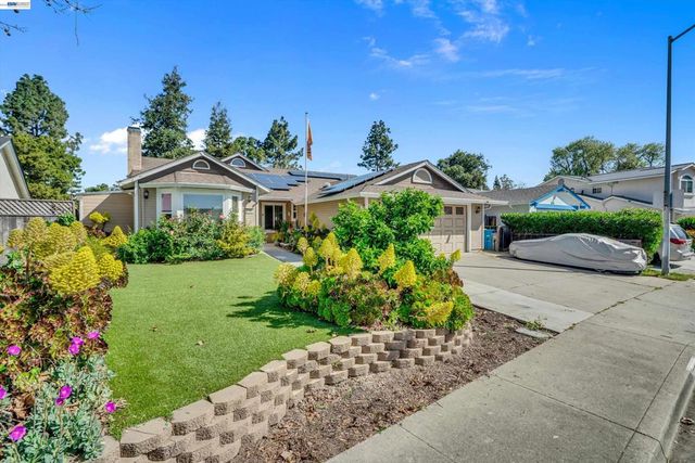 31262 San Andreas Dr, Union City, CA 94587