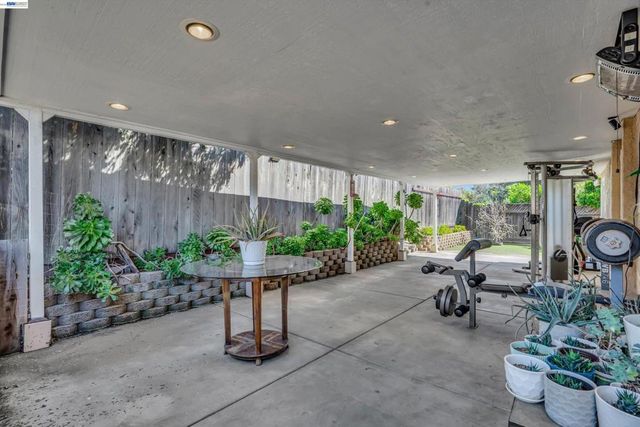 31262 San Andreas Dr, Union City, CA 94587