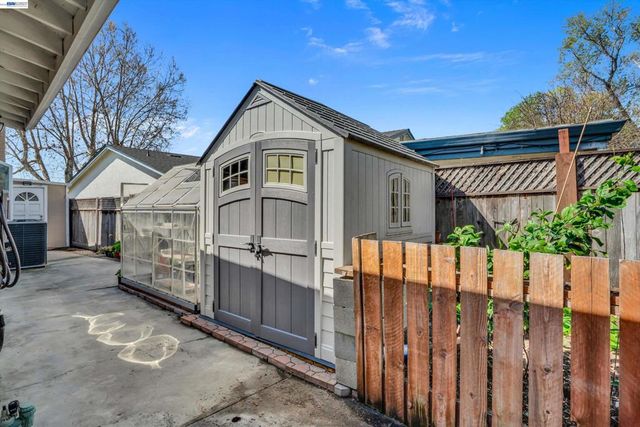 31262 San Andreas Dr, Union City, CA 94587