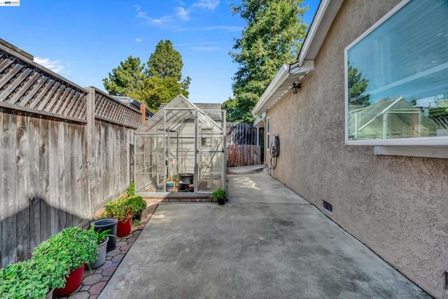 31262 San Andreas Dr, Union City, CA 94587