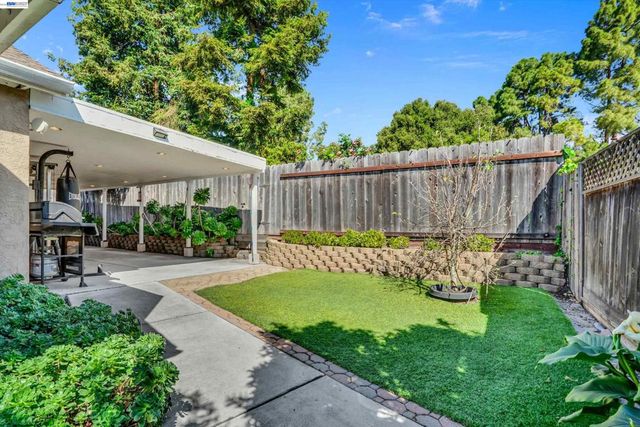 31262 San Andreas Dr, Union City, CA 94587