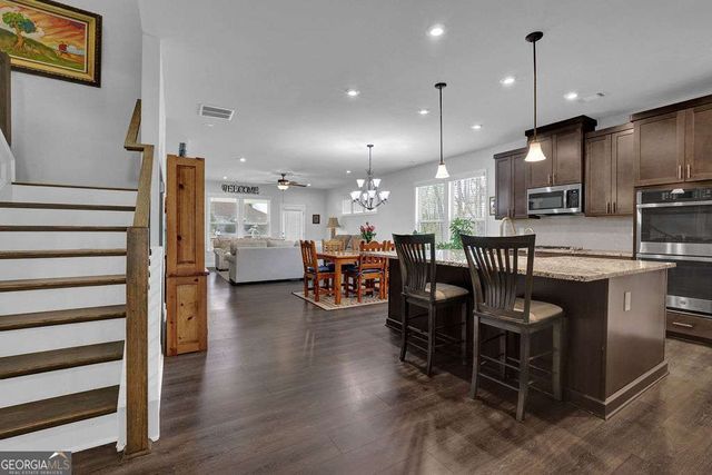 6050 Stargazer Way, Cumming, GA 30028