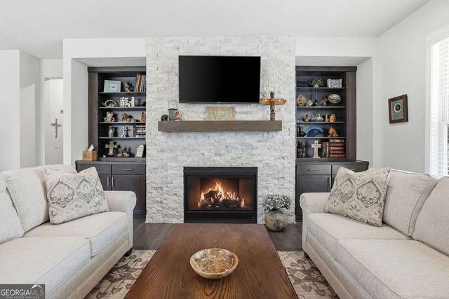 6050 Stargazer Way, Cumming, GA 30028