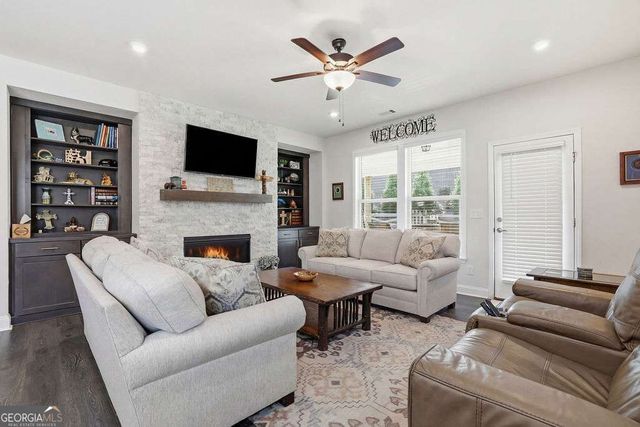 6050 Stargazer Way, Cumming, GA 30028