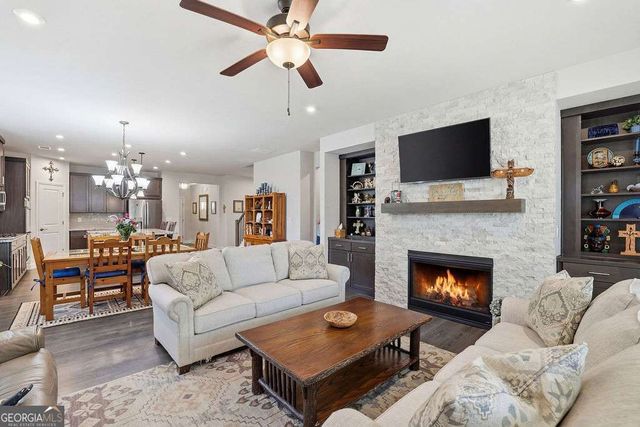 6050 Stargazer Way, Cumming, GA 30028