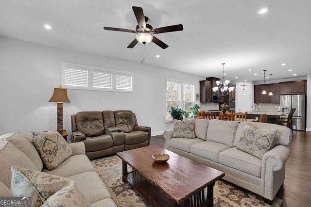 6050 Stargazer Way, Cumming, GA 30028