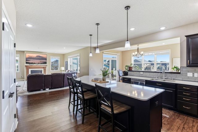4469 Schilling Way, Woodbury, MN 55129