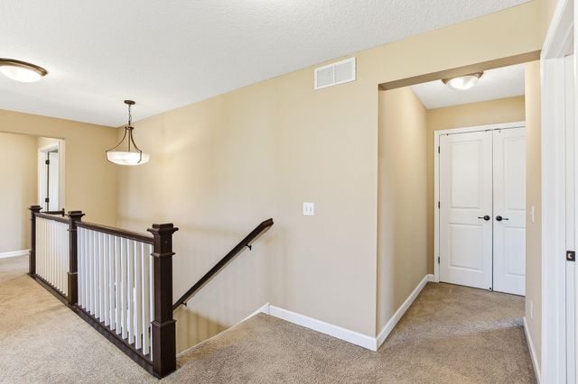 4469 Schilling Way, Woodbury, MN 55129