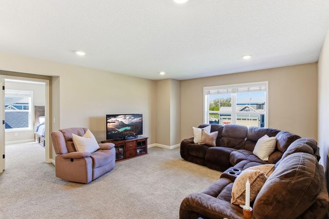 4469 Schilling Way, Woodbury, MN 55129