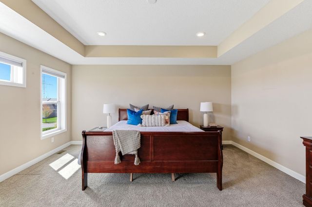 4469 Schilling Way, Woodbury, MN 55129