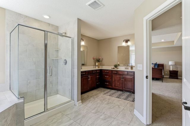 4469 Schilling Way, Woodbury, MN 55129