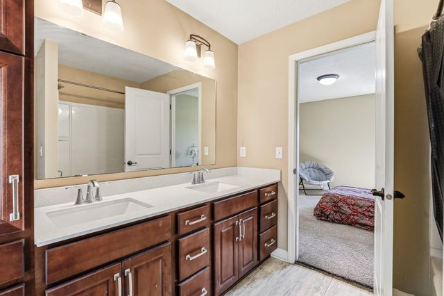 4469 Schilling Way, Woodbury, MN 55129