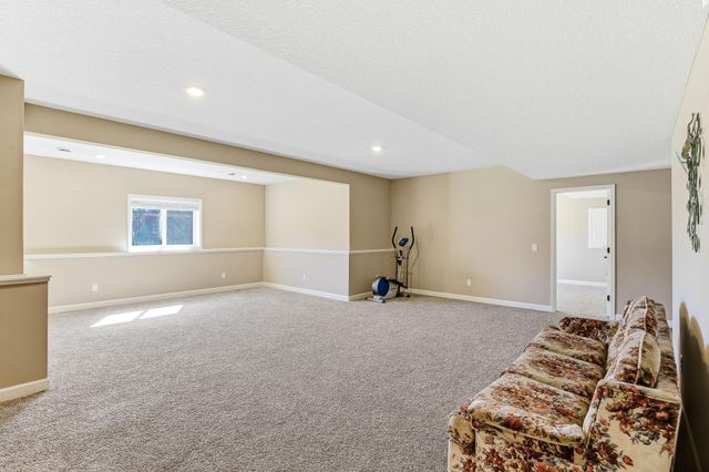 4469 Schilling Way, Woodbury, MN 55129