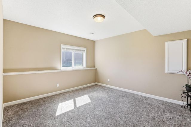 4469 Schilling Way, Woodbury, MN 55129