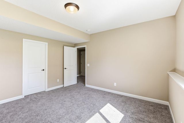 4469 Schilling Way, Woodbury, MN 55129