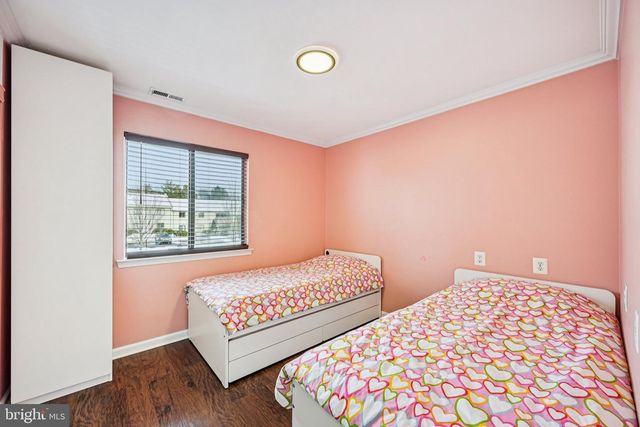 1006 THORNTON CT, North Wales, PA 19454