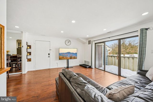 1006 THORNTON CT, North Wales, PA 19454