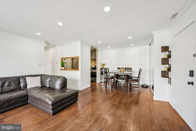 1006 THORNTON CT, North Wales, PA 19454