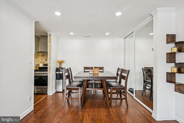 1006 THORNTON CT, North Wales, PA 19454