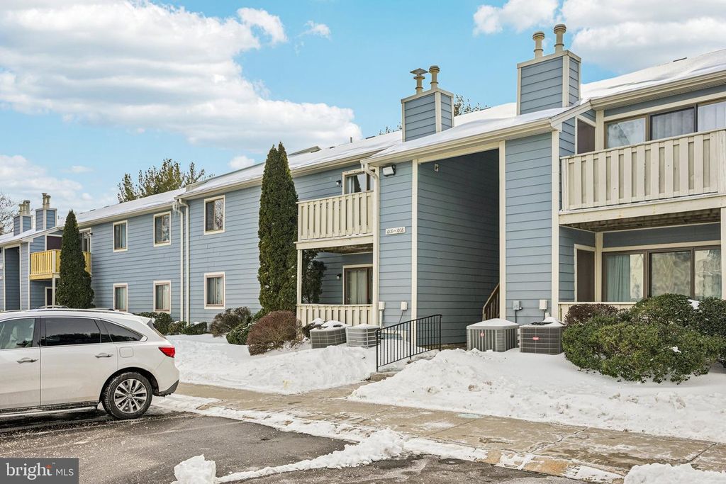 1006 THORNTON CT, North Wales, PA 19454