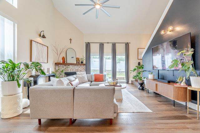 409 Hideaway Lane, Niceville, FL 32578