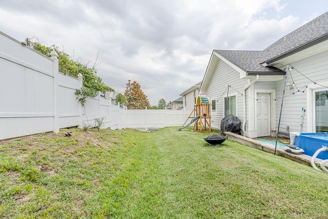 409 Hideaway Lane, Niceville, FL 32578