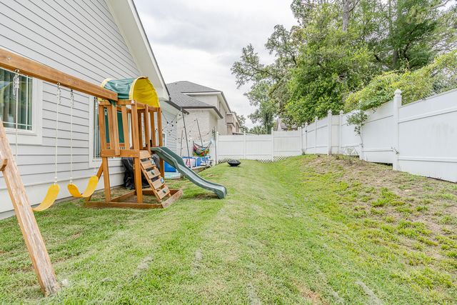 409 Hideaway Lane, Niceville, FL 32578