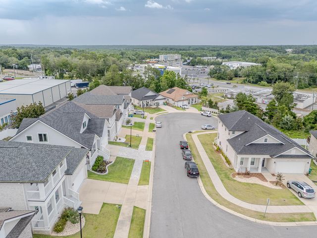 409 Hideaway Lane, Niceville, FL 32578