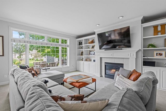 601 E CARRINGTON LANE, Appleton, WI 54913