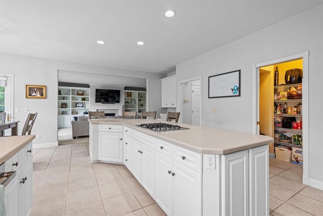 601 E CARRINGTON LANE, Appleton, WI 54913