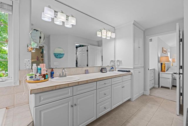 601 E CARRINGTON LANE, Appleton, WI 54913