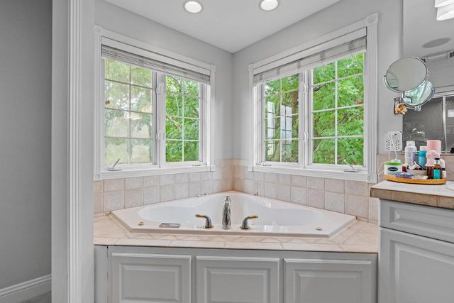 601 E CARRINGTON LANE, Appleton, WI 54913